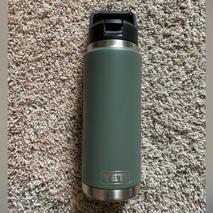 Yeti Rambler bottle with straw cap - 26 oz